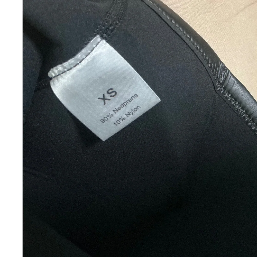 KMT Wetsuit Vest Mens XS Black Excellent 2mm Neoprene Sleeveless Pullover Top